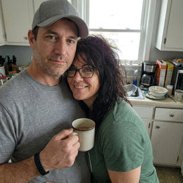 auralis_adult_kitchen_couple