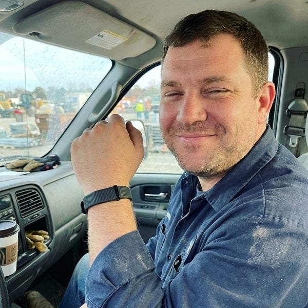 auralis_adult_truck_wrist